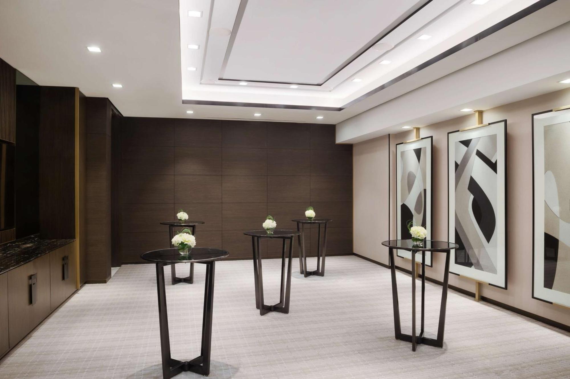 Waldorf Astoria Kuwait Hotel Kuwait City Bagian luar foto The Westin Hong Kong