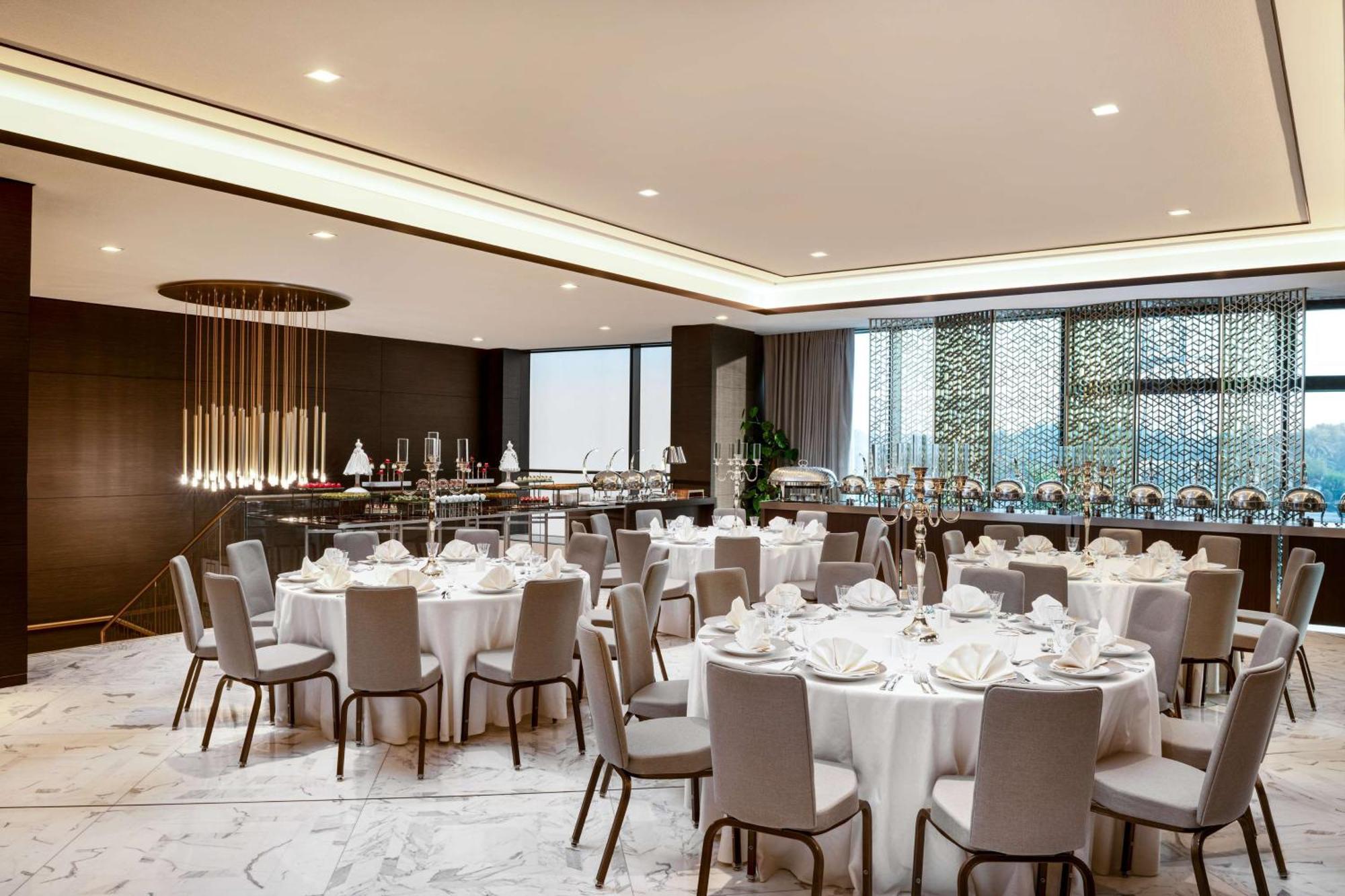 Waldorf Astoria Kuwait Hotel Kuwait City Bagian luar foto The ballroom