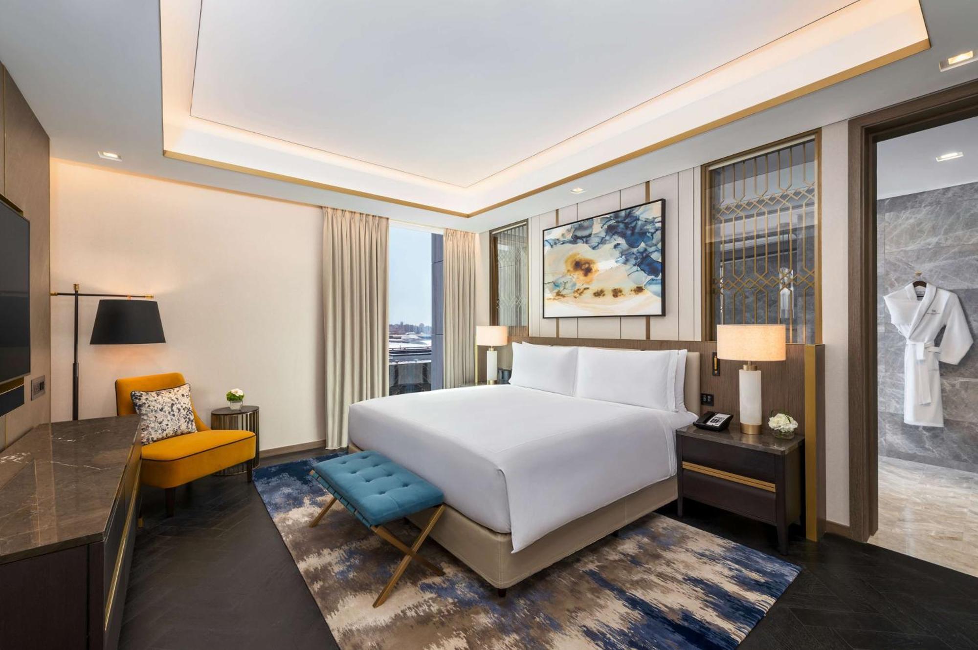 Waldorf Astoria Kuwait Hotel Kuwait City Bagian luar foto A bedroom at the hotel