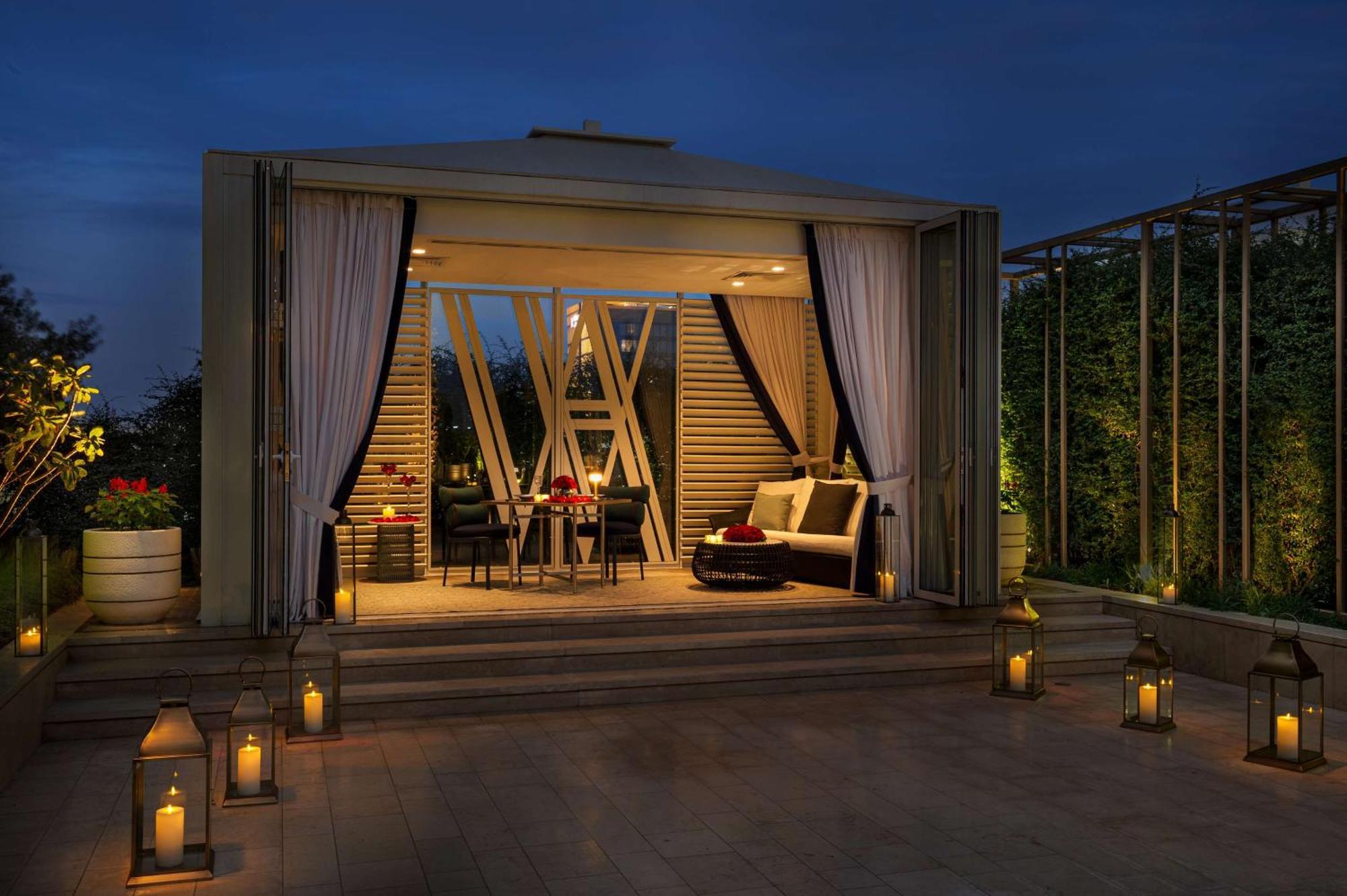 Waldorf Astoria Kuwait Hotel Kuwait City Bagian luar foto The Cabana at the Westin Palace, Madrid